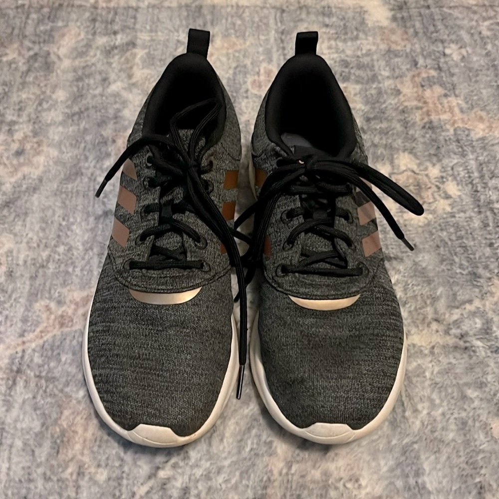 Adidas cloudfoam tennis shoes